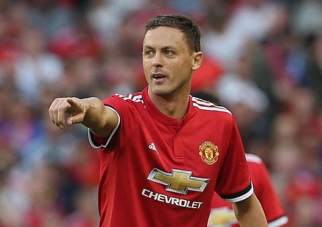 他向我们展 他向我们展